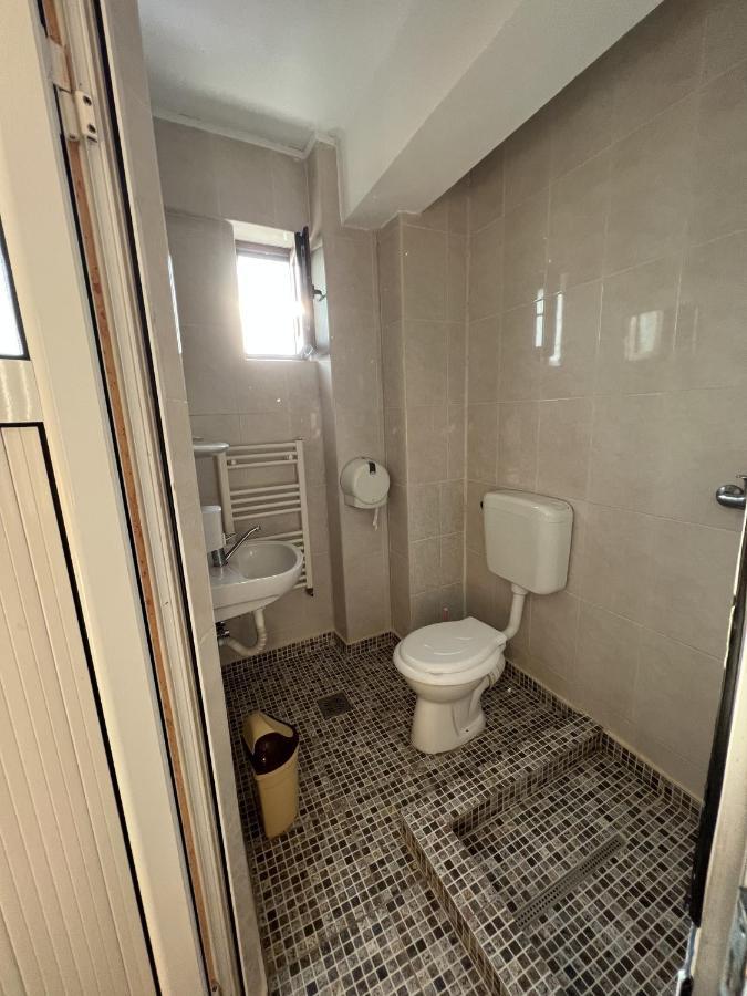 Hotel Monte Carlo 皮特什蒂 外观 照片