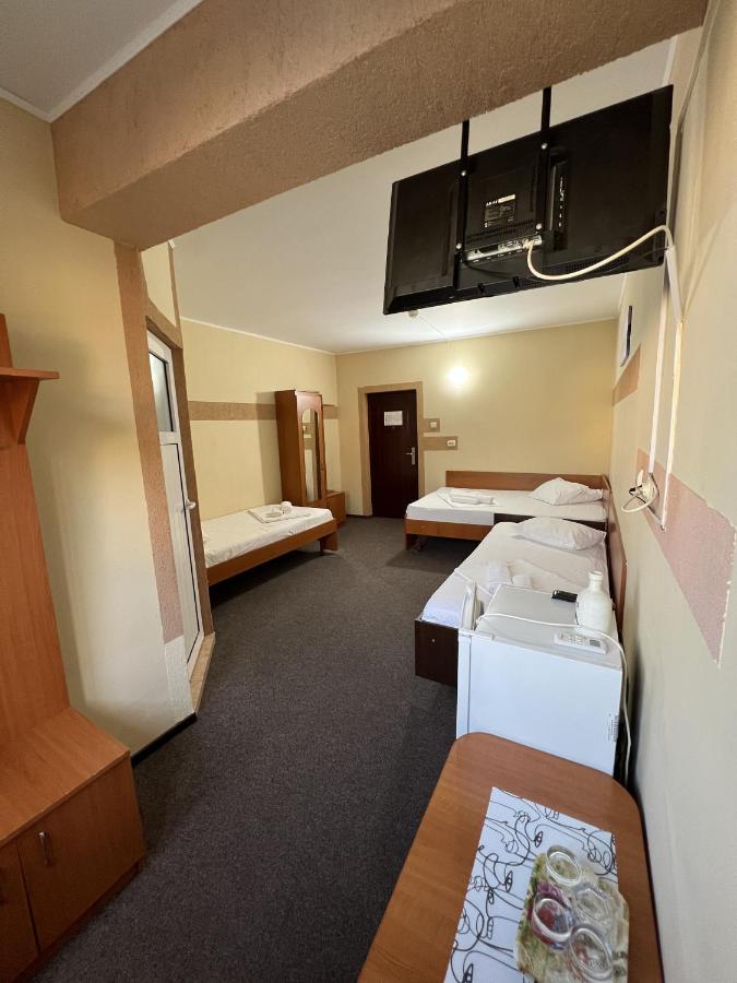 Hotel Monte Carlo 皮特什蒂 外观 照片