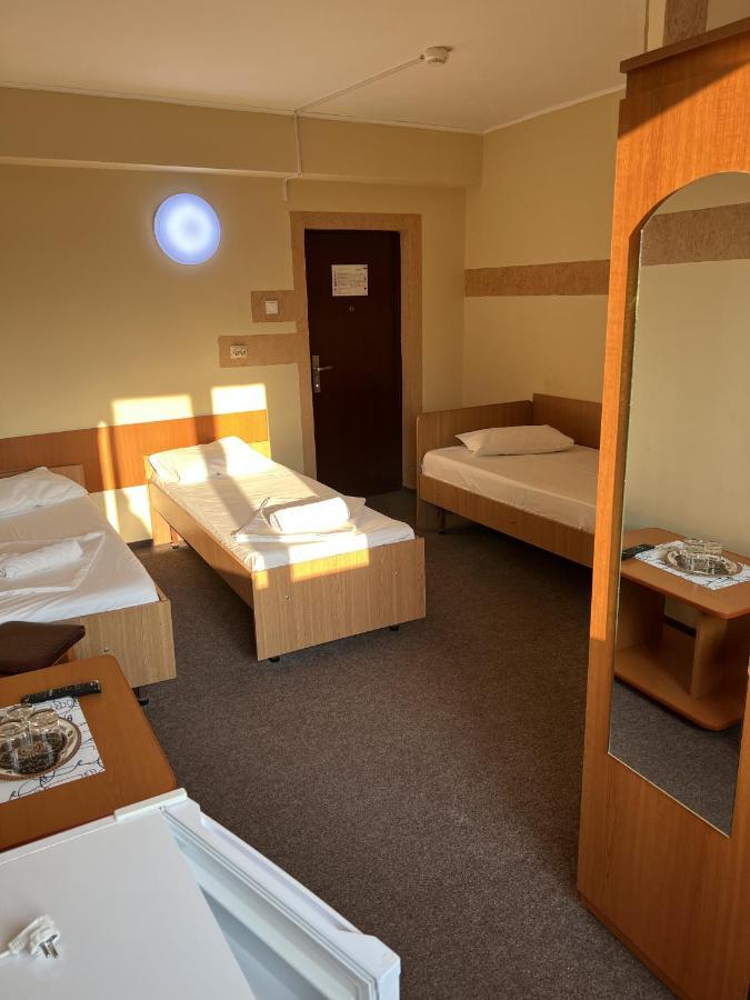Hotel Monte Carlo 皮特什蒂 外观 照片