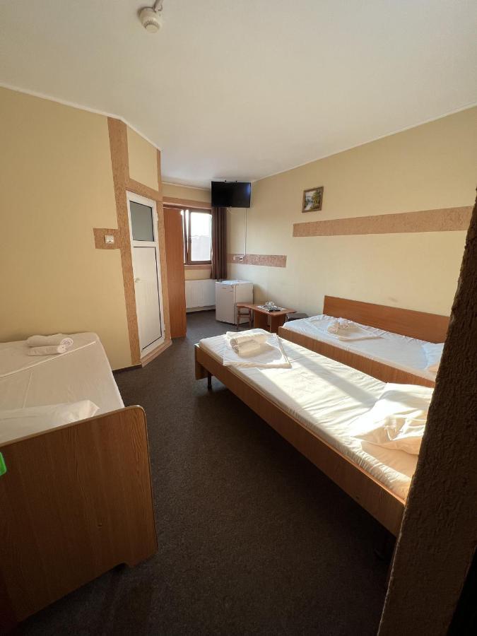 Hotel Monte Carlo 皮特什蒂 外观 照片