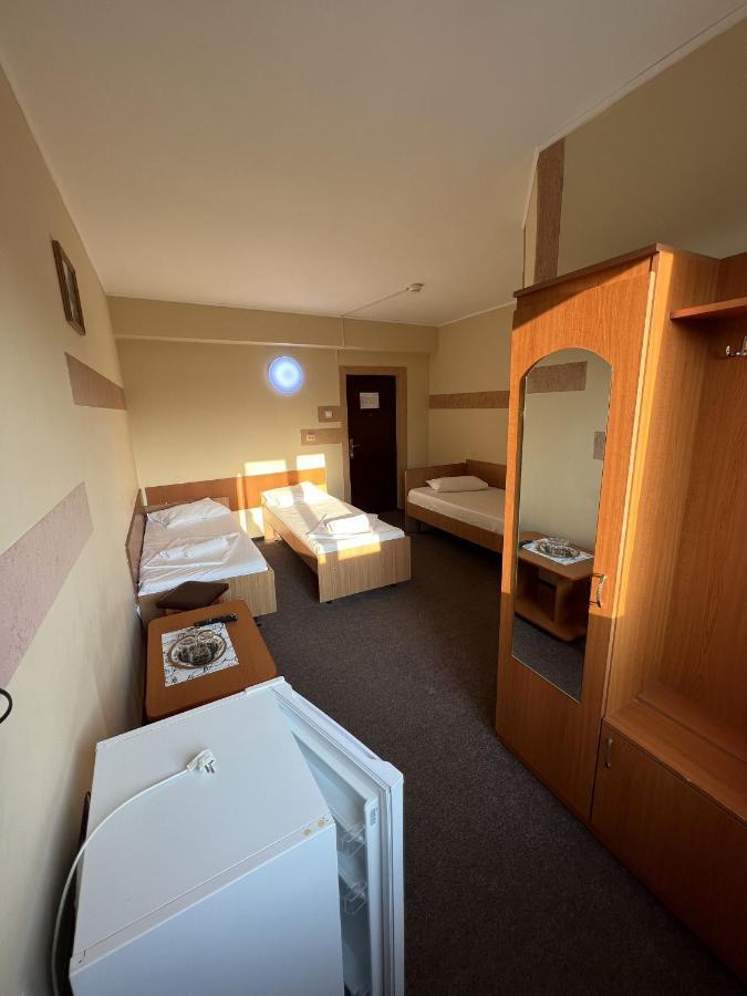 Hotel Monte Carlo 皮特什蒂 外观 照片